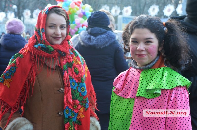 Святой Николай и ангелы: как в Николаеве открывали традиционную ёлочку