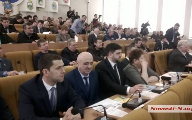 С опозданием почти на час начала свою работу сессия Николаевского областного совета