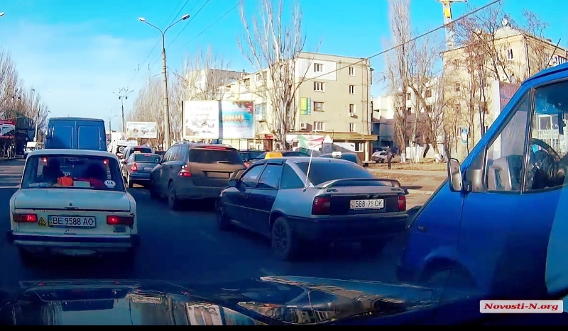 За три дня до Нового года Николаев застыл в автомобильных пробках. ВИДЕО