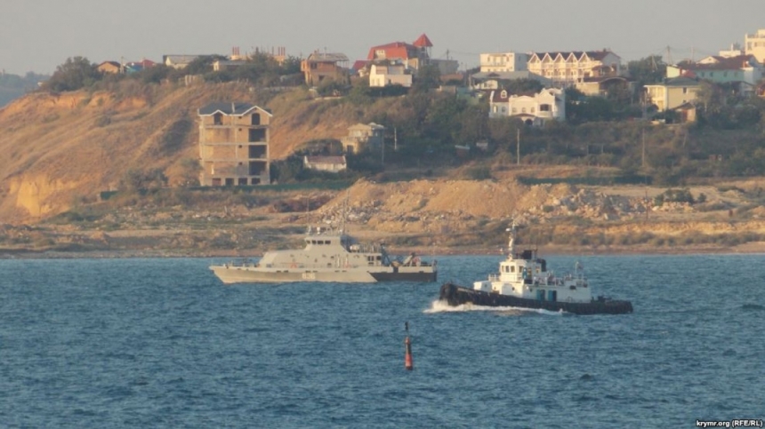 Черноморский флот РФ проводит учения в аннексированном Крыму