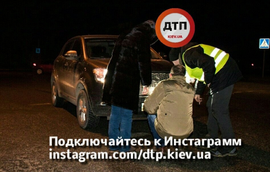 В Киеве водитель сбил на пешеходном переходе пожилую пару