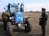 В Одесской области трактор переехал выпавшего из кабины пассажира