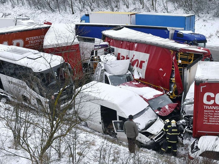 Масштабное ДТП в Чехии: столкнулись более 40 автомобилей