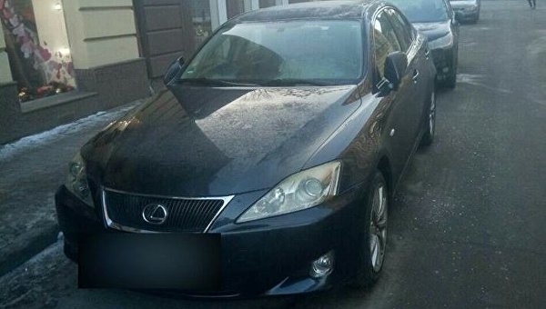 Во Львове пьяный мужчина забыл, где оставил Lexus, и заявил об угоне