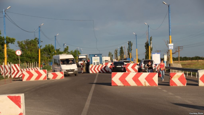 Границу с Крымом в прошлом году пересекли на 200 тысяч человек меньше, чем в позапрошлом