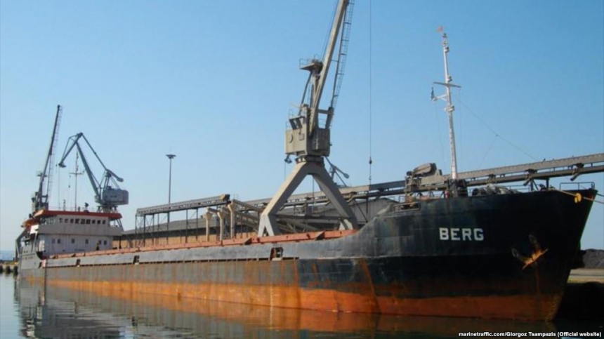 Судно с украинскими моряками потерпело крушение возле Крыма