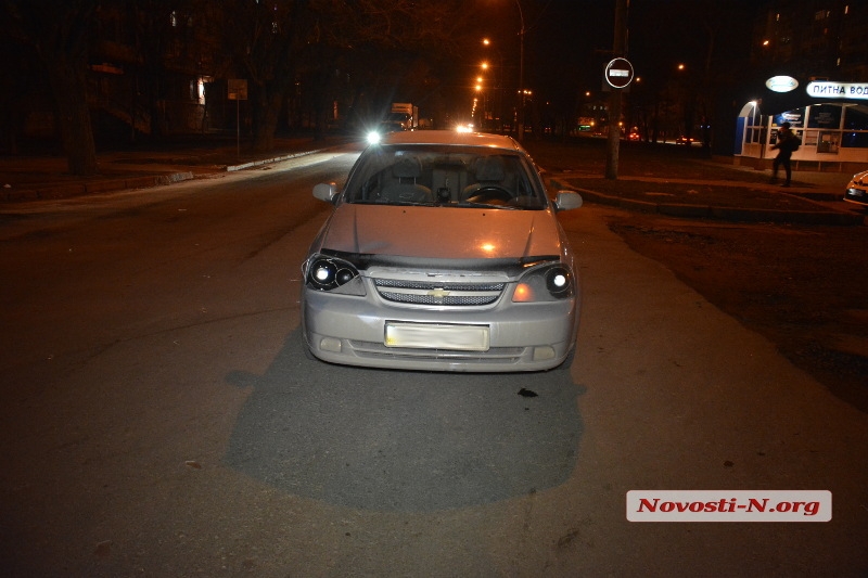 В центре Николаева автомобиль сбил женщину на пешеходном переходе