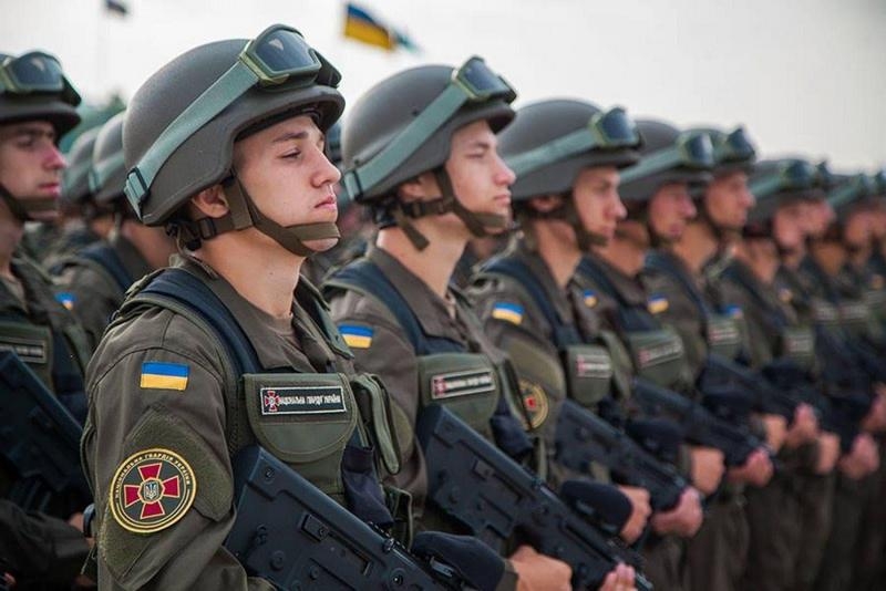Украинским военным хотят заменить приветствие на "Слава Украине! Героям Слава!" 