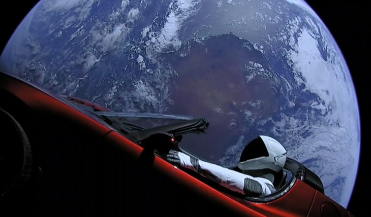 «SpaceX» успешно запустил самую мощную ракету – «Tesla» Маска уже на орбите Земли