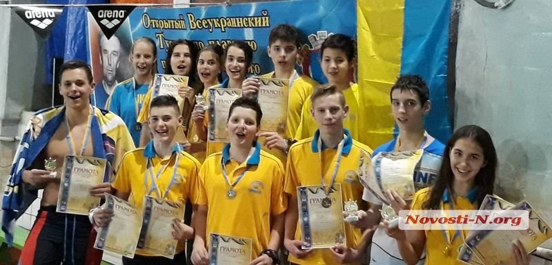 Юные пловцы "Зори" показали, как "всухую" готовятся к чемпионату Украины
