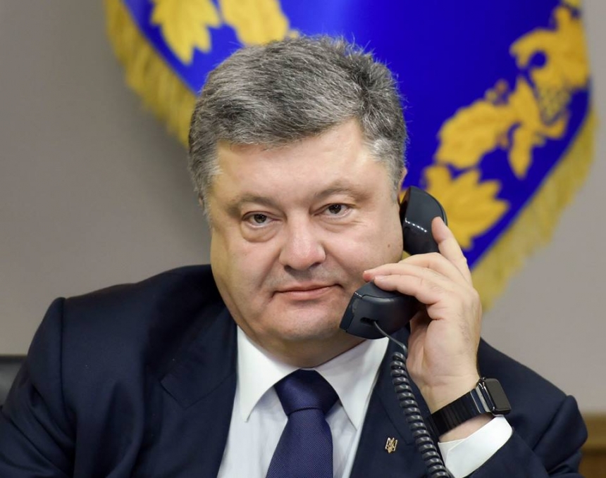 Порошенко поговорил по телефону с Путиным