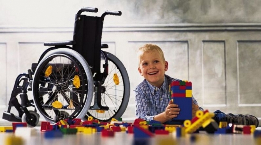 Порошенко подписал закон, освобождающий от мобилизации опекунов детей-инвалидов
