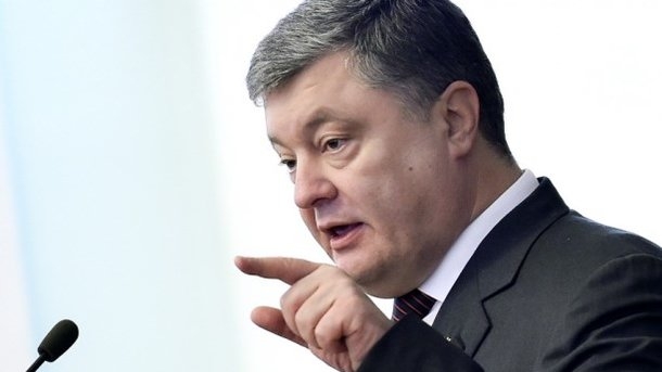 Порошенко подписал закон о назначении досрочной пенсии по возрасту семьям погибших в ходе Революции Достоинства