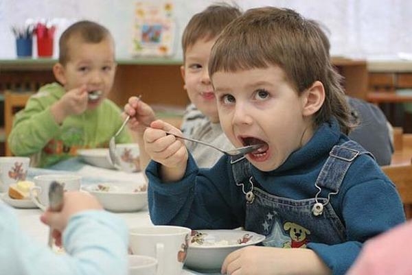 Николаевских школьников все-таки будет кормить местный КОП: остальных участников отбраковали