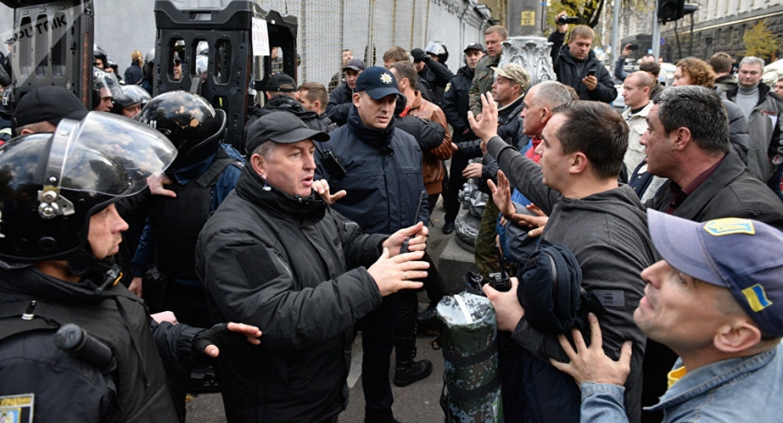 Разведка США рассказала о внутренних потрясениях, которые угрожают Украине
