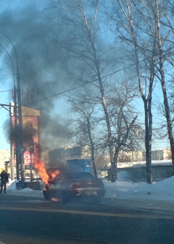 Из-за замыкания электропроводки в Очакове сгорел автомобиль