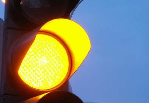 В Николаеве светофоры на магистральных улицах переведены в режим желтого мигания