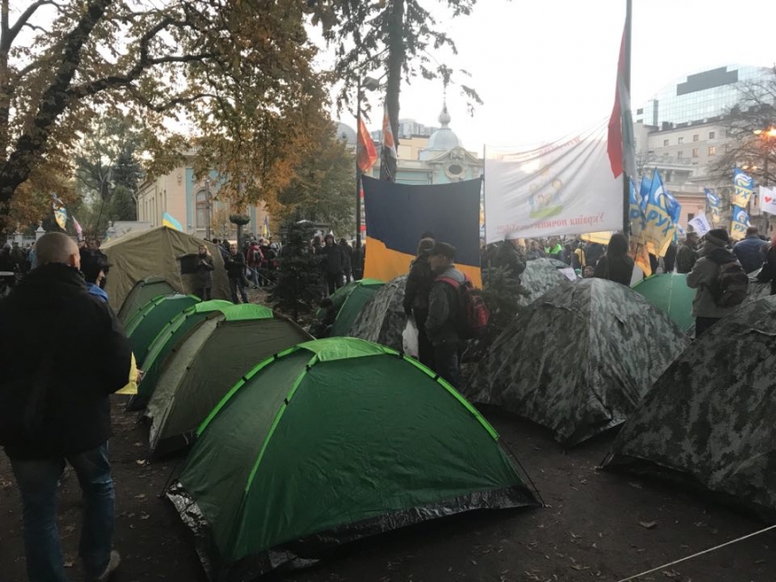 Палаточный городок скоро появится в новом месте, - Сакварелидзе