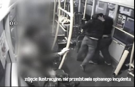В Польше двое неизвестных избили в трамвае украинца