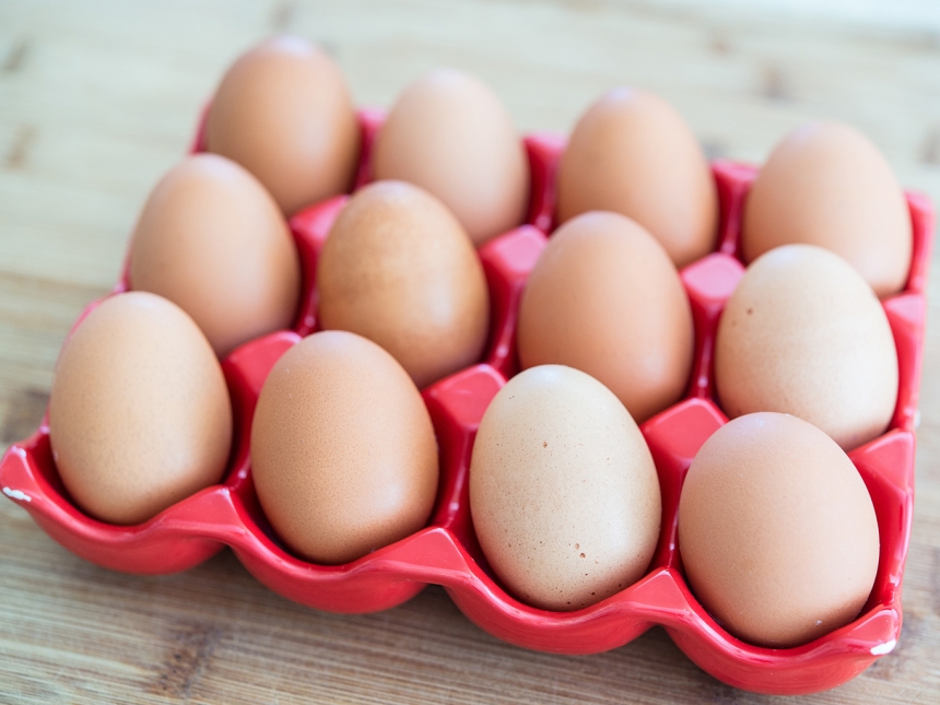 Яйца в Украине подорожали за год на 51%, мясо на 27%