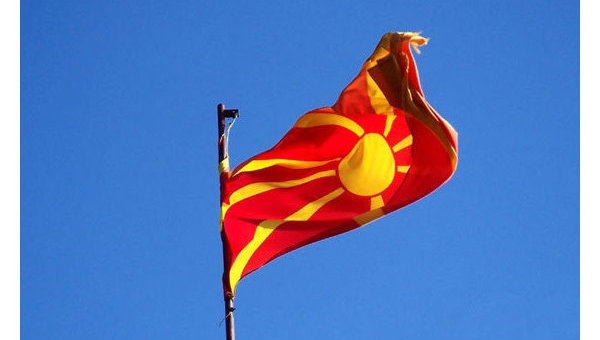 Порошенко ввел временный безвиз для граждан Македонии