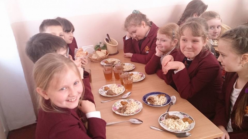 АМКУ принял решение: николаевских школьников будет кормить КОП