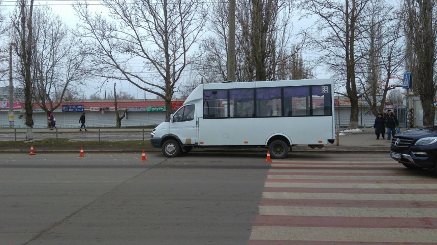 В Николаеве маршрутка сбила женщину на пешеходном переходе