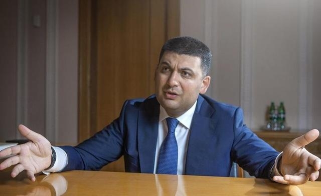 Премьер-министр Украины поручил проверить торговые центры Украины