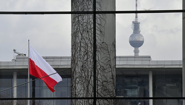 Большинство украинцев, въезжающих в Польшу по рабочим визам, "исчезают"