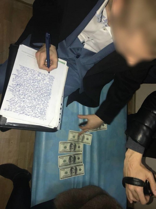 В Одессе задержали врача, которая за помещение в психбольницу требовала тысячу долларов