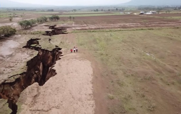 В Африке появилась огромная трещина. ВИДЕО