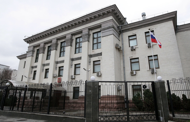 Посольство России рассматривает варианты скорейшей отправки в Крым экипажа "Норда"