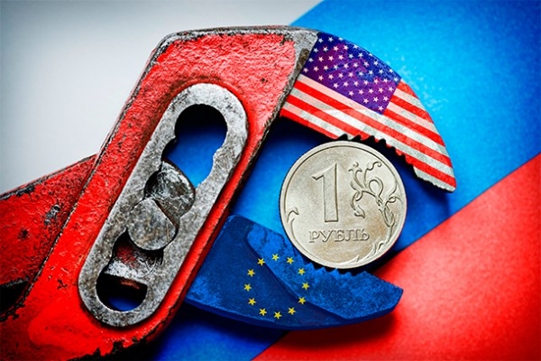 Валютный обвал в России. Евро на торгах выше 80 рублей, доллар – по 64