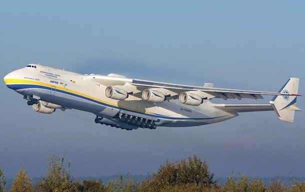 Посадку Ан-225 "Мрія" показали из кабины пилотов. ВИДЕО