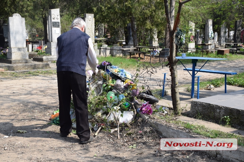 Как николаевцы провели поминальное воскресенье. ФОТОРЕПОРТАЖ