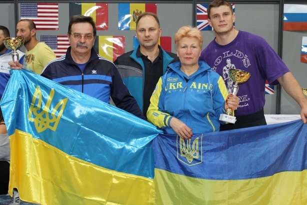 Депутат Южноукраинского горсовета завоевала 4 золотых медали на чемпионате Украины по пауэрлифтингу