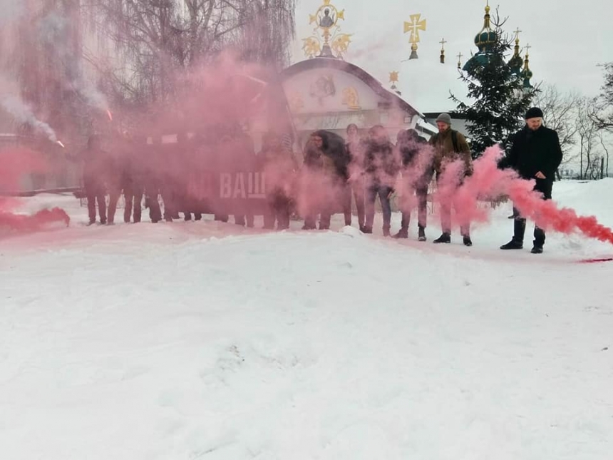 Радикалы намерены снова атаковать Десятинный монастырь в Киеве