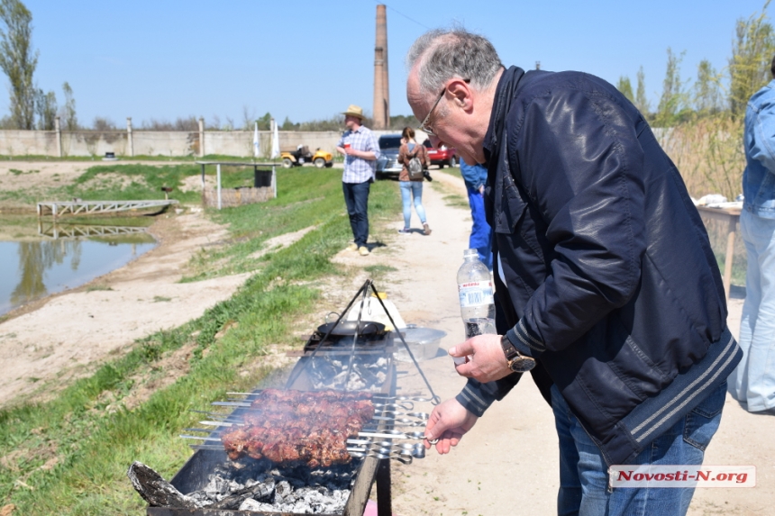 «Уха от Кормышкина и соревнования»: в Матвеевке открыли сезон «рыбной охоты»