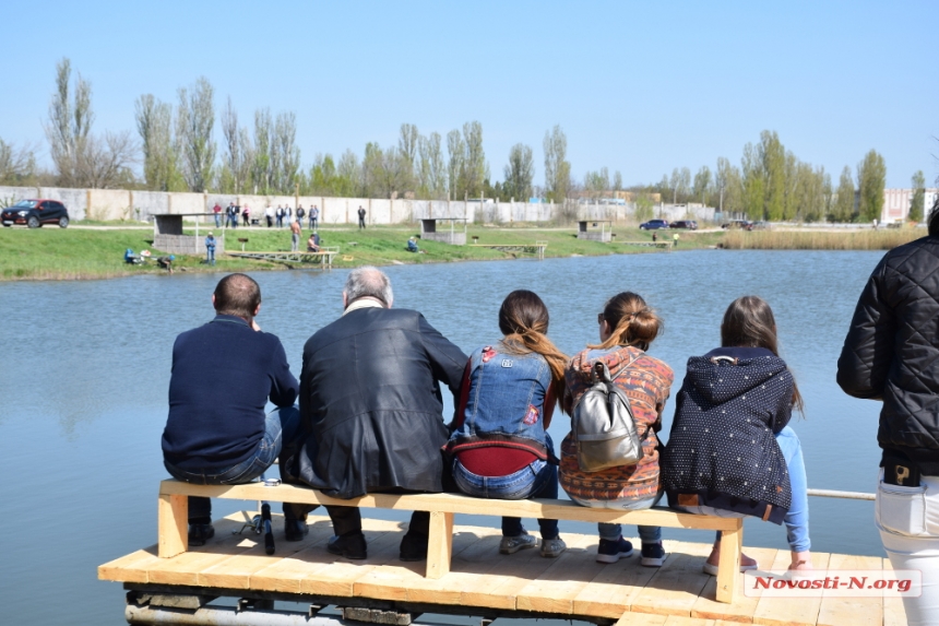 «Уха от Кормышкина и соревнования»: в Матвеевке открыли сезон «рыбной охоты»