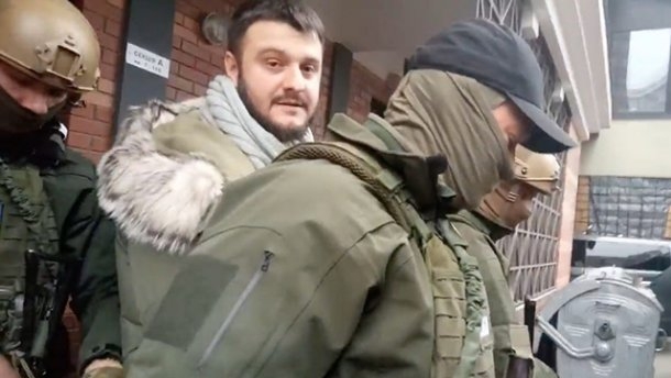 "Дело о рюкзаках": суд окончательно снял арест с имущества Авакова-младшего
