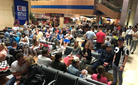 Более 200 украинских туристов "застряли" в аэропорту Шарм-эль-Шейха
