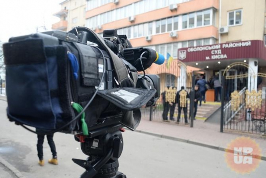 В Нацполиции назвали законным раздевание журналисток перед приездом Порошенко на суд по Януковичу