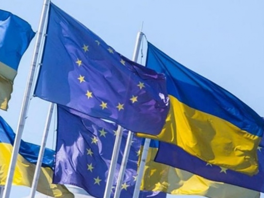 Украинцам для въезда в Евросоюз потребуется спецразрешение за 7 евро