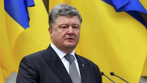 Порошенко во втором туре выборов проигрывает любому из конкурентов - опрос