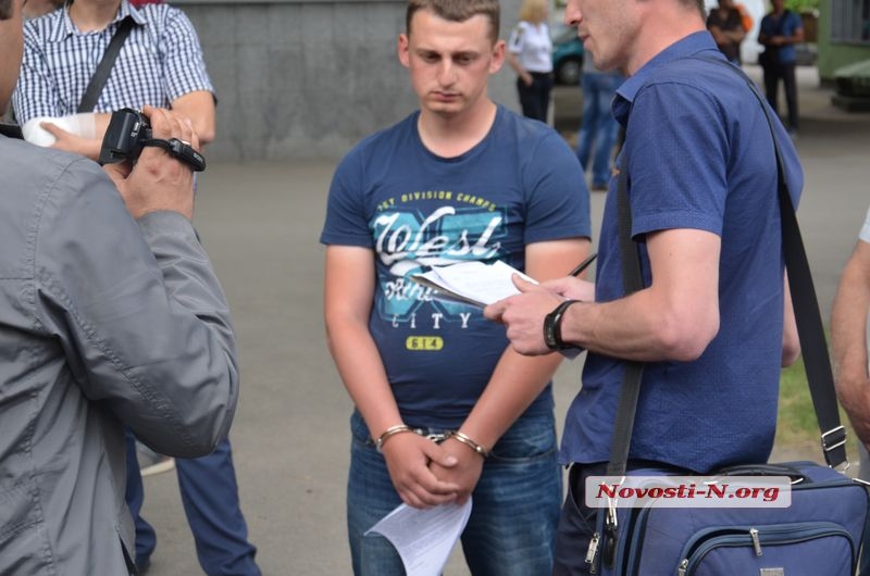 В Николаеве на взятке задержан офицер патрульной полиции – он пытался сбежать