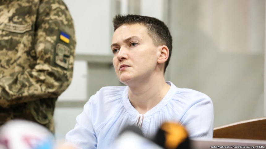 Савченко попросила суд привозить ее на встречи с избирателями в наручниках в автозаке
