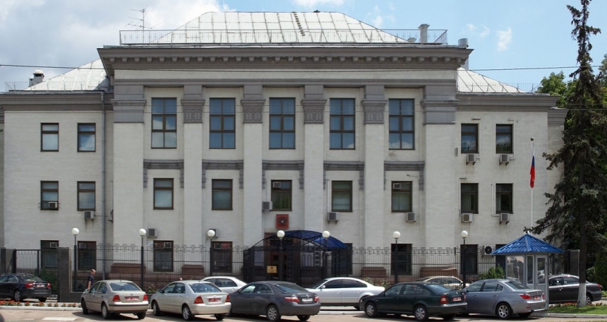 Посольство России требует прекратить насилие над СМИ в Украине