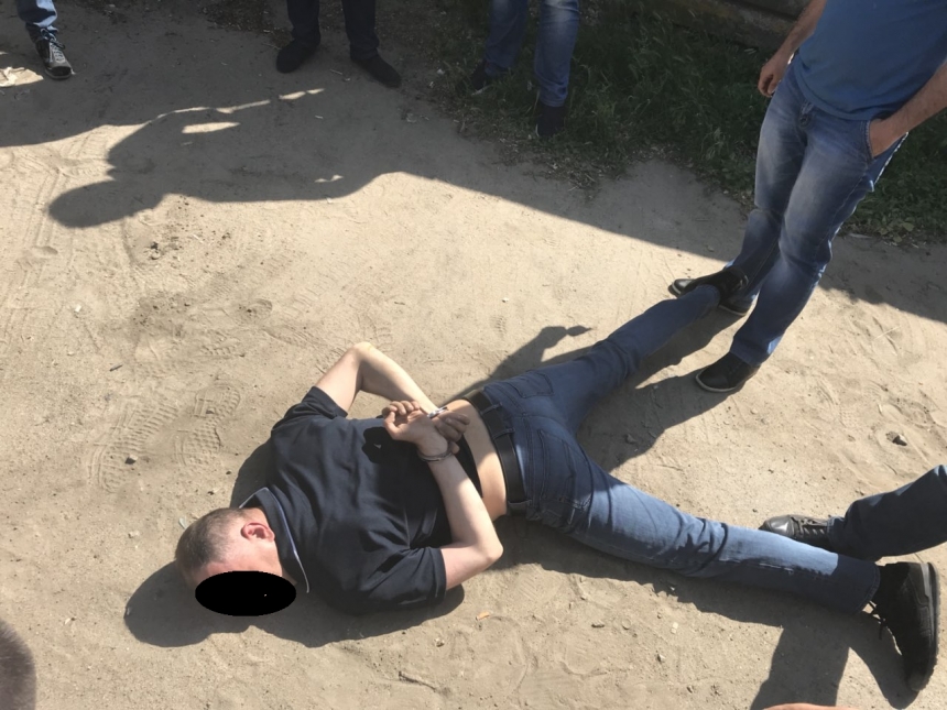 В Николаеве задержали патрульного, который организовал квартирную кражу