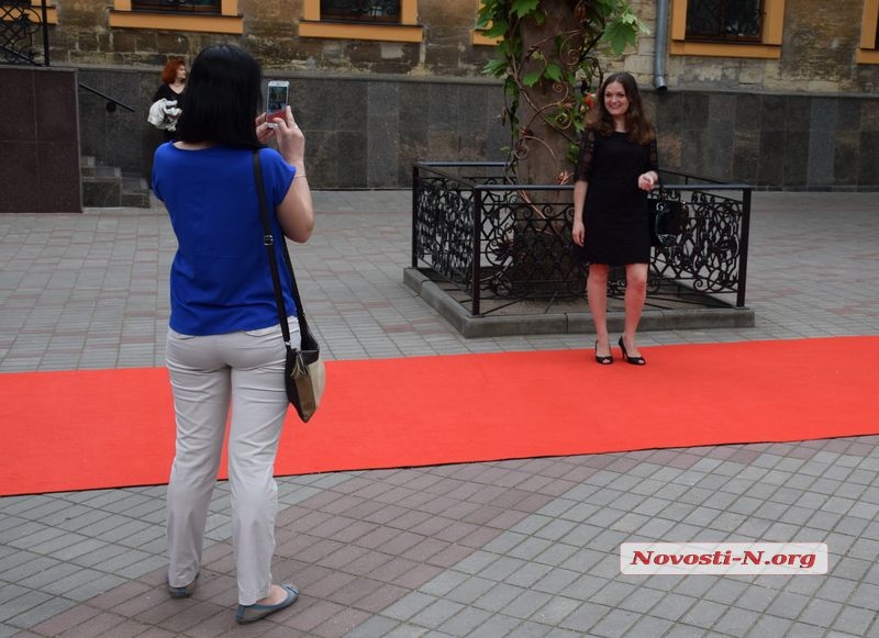 Как первая леди страны фестиваль в Николаеве открывала. ФОТОРЕПОРТАЖ