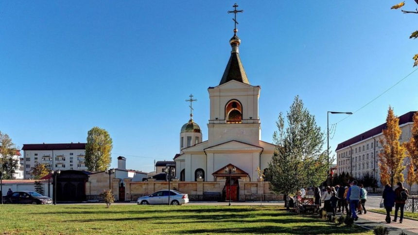 "Исламское государство" взяло на себя ответственность за нападение на православный храм в Грозном